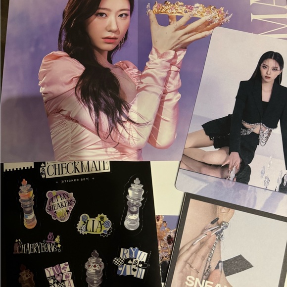 ITZY - CHECKMATE [Standard Edition] - Picture 1 of 4